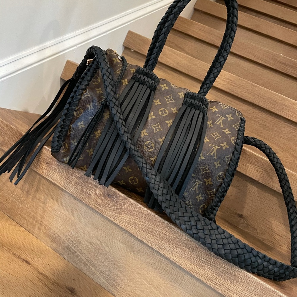 Black Fringe Speedy